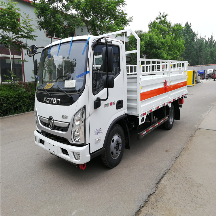 奧鈴新款駕駛室氣瓶運(yùn)輸車.jpg