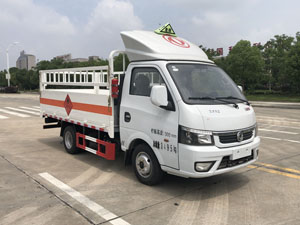 東風(fēng)途逸氣瓶運(yùn)輸車1.jpg