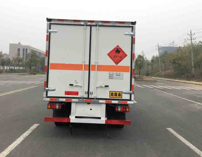 SZD5041XRQJ6型易燃?xì)怏w廂式運輸車5.jpg